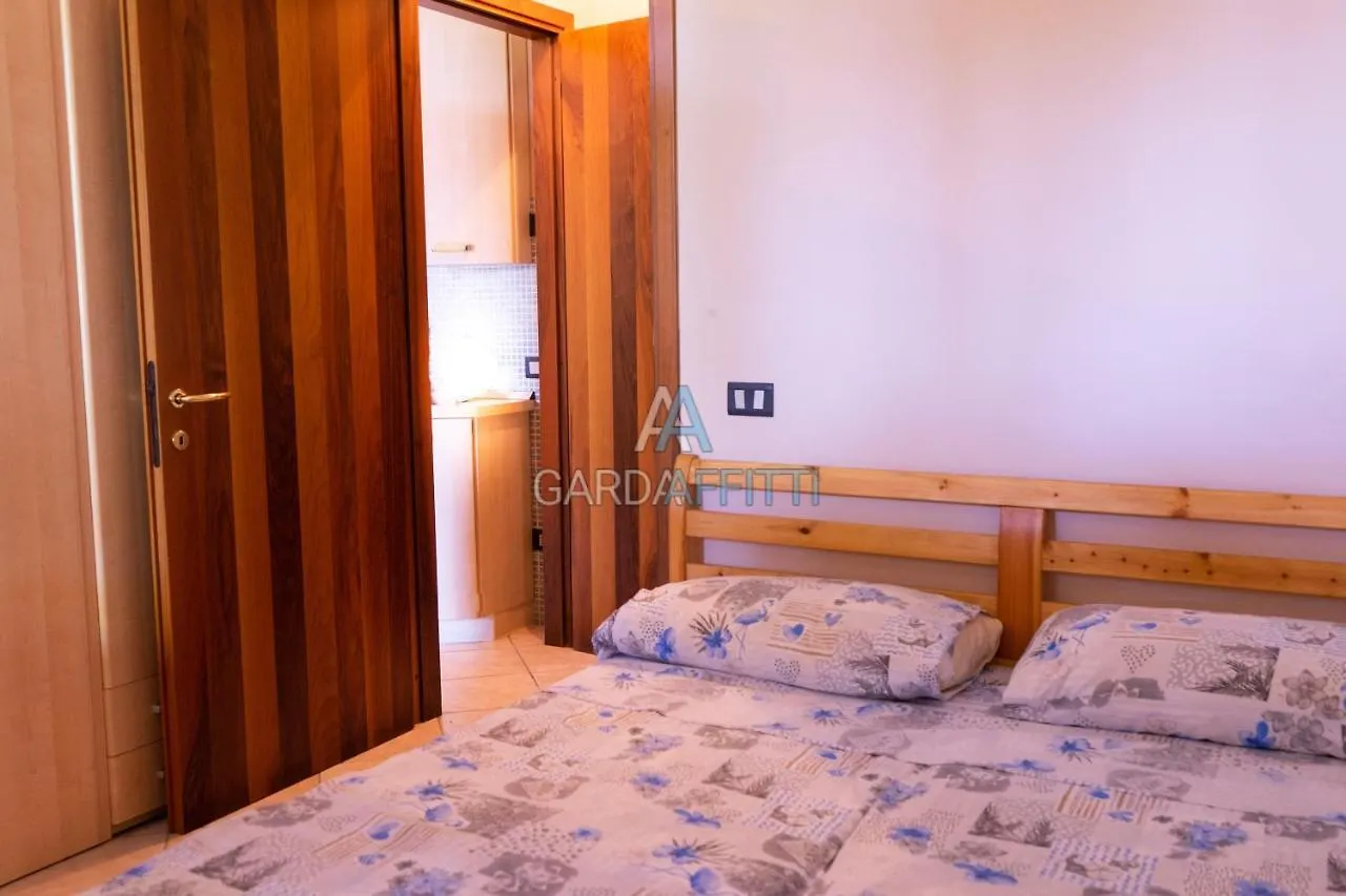 Corallo Apartment - Desenzano - Gardaaffitti Com Desenzano del Garda Italy