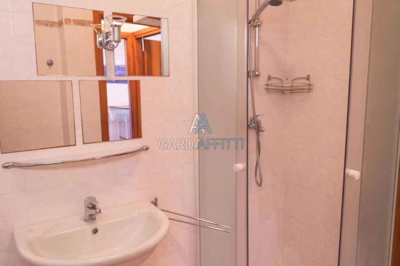 Corallo Apartment - Desenzano - Gardaaffitti Com Desenzano del Garda 0*,